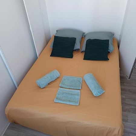 Grand Studio Avec Balcon En Bord De Mer Palavas-les-Flots Exteriör bild