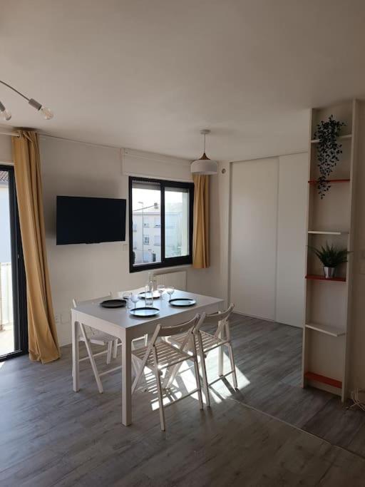 Grand Studio Avec Balcon En Bord De Mer Palavas-les-Flots Exteriör bild